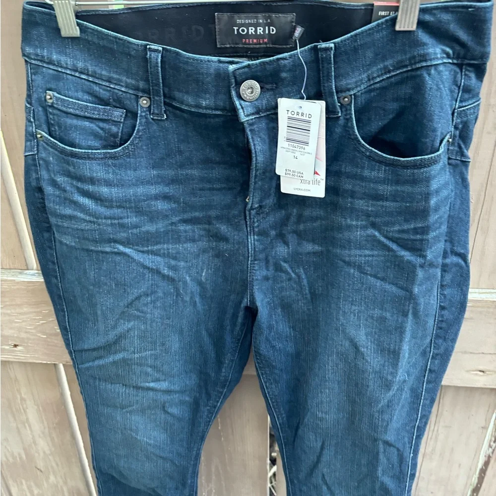 🎉NWT🎉 Torrid Premium Stretch Bombshell Skinny Sz 14s Jeans - Picture 2 of 9